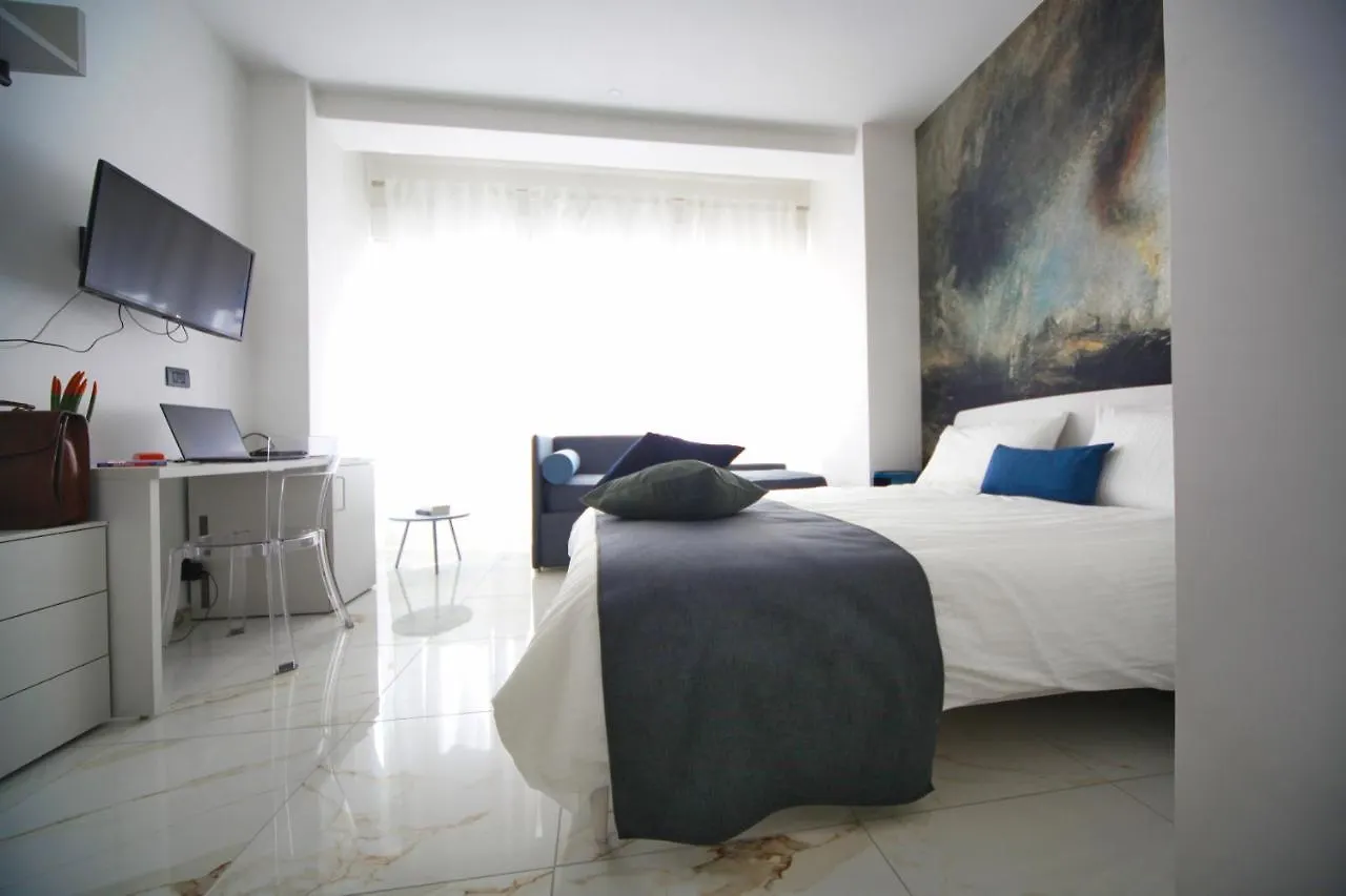 Be-Coloured Hotel Naples Guest house