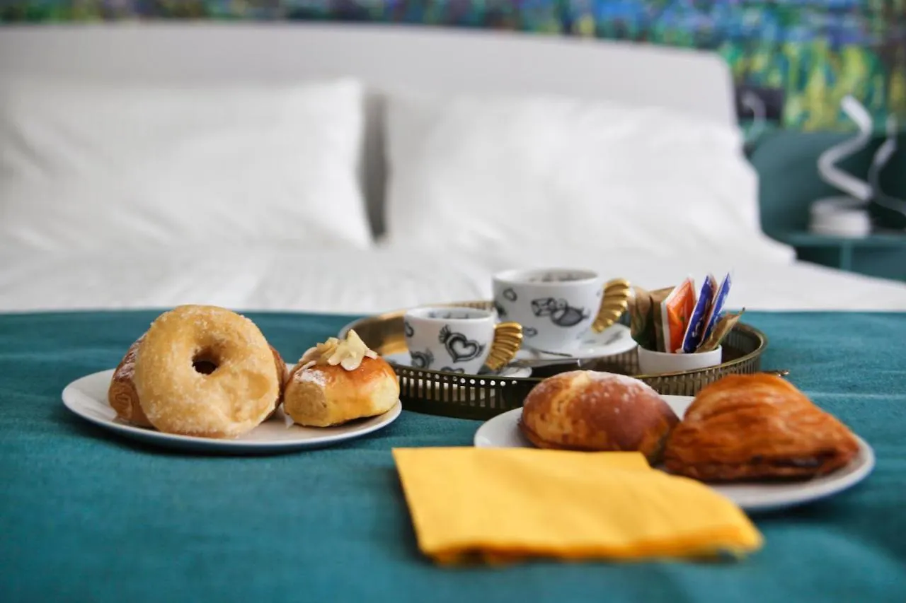Guest house Be-Coloured Hotel Naples Italy